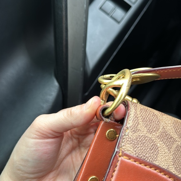 Coach Beat Shoulder Bag In Signature Canvas With Horse And Carriage Print - Picture 9 of 11